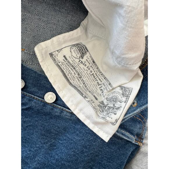 Levi's Original 501 Straight Leg Button Fly Men's Jeans Size 33x32 - Picture 8 of 8